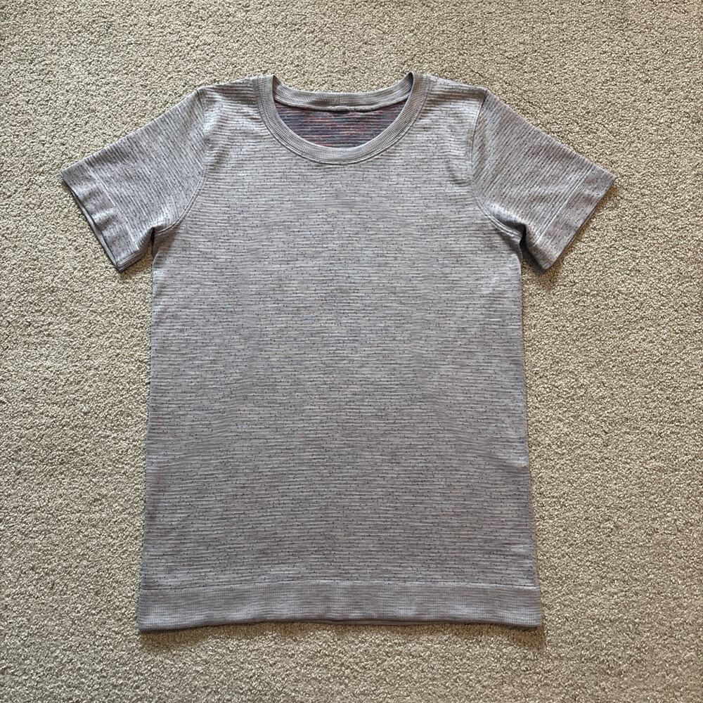 Lululemon Swiftly Tech Shirt Womens 4 Purple Short Sleeve Crew Neck Relaxed Top